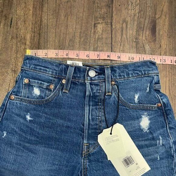 Levi's 501 Mid Thigh Shorts - Picture 5 of 11